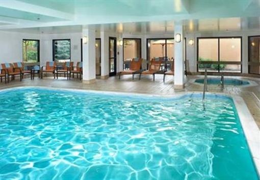 фото отеля Courtyard by Marriott Cleveland Airport/North