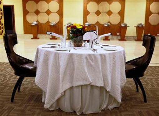 фото отеля Avalon Hotel & Banquets