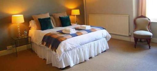 фото отеля The Somerset Arms Inn Warminster