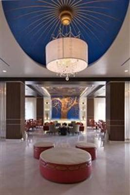 фото отеля The Gateway Hotel Athwalines Surat