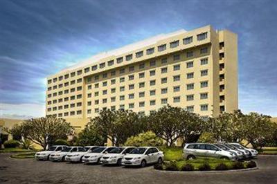 фото отеля The Gateway Hotel Athwalines Surat