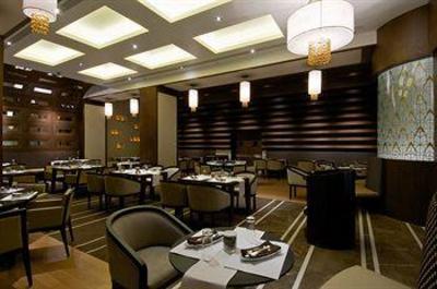 фото отеля The Gateway Hotel Athwalines Surat