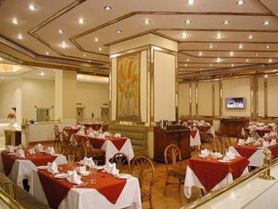 фото отеля The Gateway Hotel Athwalines Surat