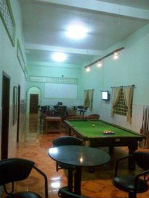 фото отеля Big John's Chil-axn Hostel