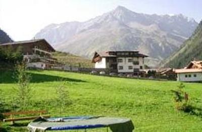 фото отеля Haus Bergheim Pension Sankt Leonhard im Pitztal