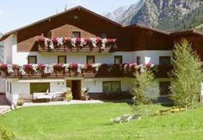 фото отеля Haus Bergheim Pension Sankt Leonhard im Pitztal