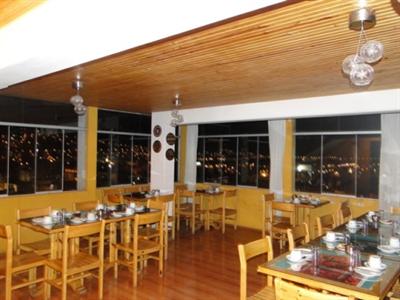 фото отеля Hostal Helena Inn