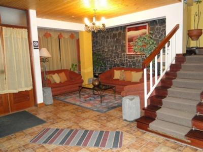 фото отеля Hostal Helena Inn