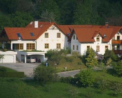 фото отеля Gastehaus Fam. Bucsek