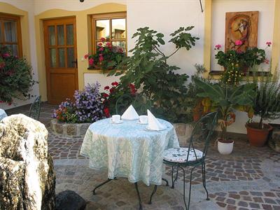 фото отеля Gastehaus Fam. Bucsek