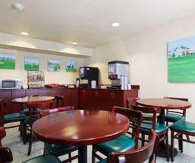 фото отеля Microtel Inns and Suites Wellton