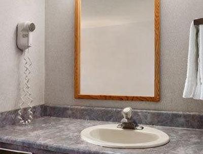 фото отеля Travelodge Sturtevant Racine