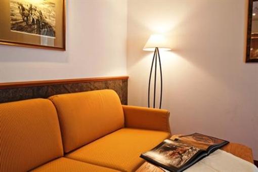 фото отеля Hotel Pension Burgschrofn