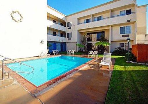 фото отеля Rodeway Inn Azusa