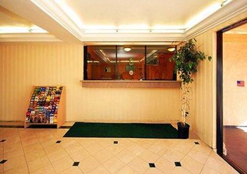 фото отеля Rodeway Inn Azusa