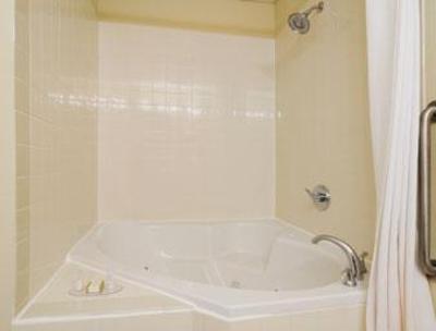 фото отеля Baymont Inn & Suites Cornelia