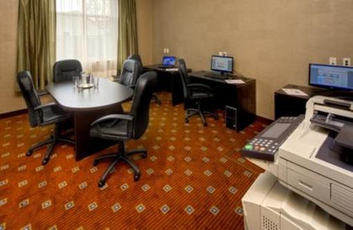 фото отеля Holiday Inn Suites Kamloops