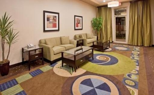 фото отеля Holiday Inn Suites Kamloops