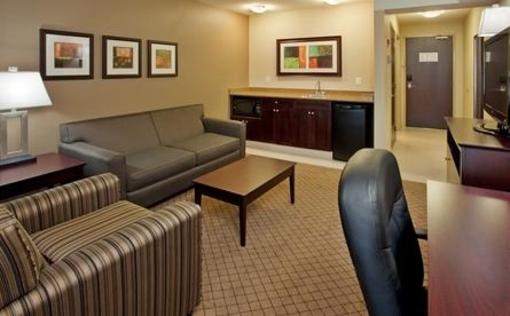 фото отеля Holiday Inn Suites Kamloops
