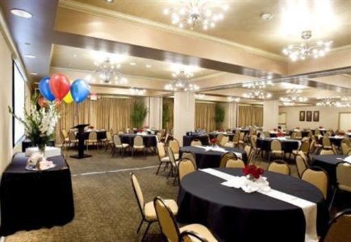 фото отеля Holiday Inn Express Hotel & Suites Desoto