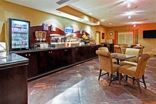 фото отеля Holiday Inn Express Hotel & Suites Desoto