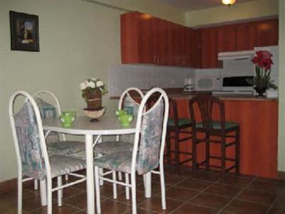 фото отеля Habitation Touristique Ste Catherine Apartments Montreal