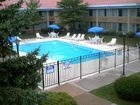 фото отеля Econo Lodge Inn & Suites Wheeling East Triadelphia