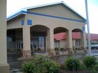 фото отеля Econo Lodge Inn & Suites Wheeling East Triadelphia