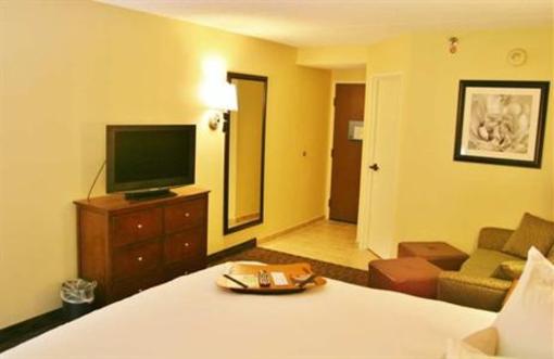 фото отеля Hampton Inn Cleveland Westlake