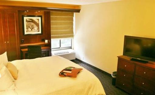 фото отеля Hampton Inn Cleveland Westlake