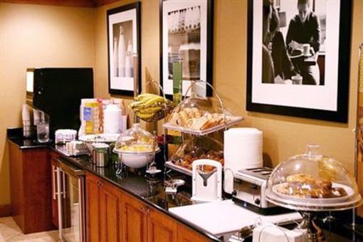 фото отеля Hampton Inn Cleveland Westlake