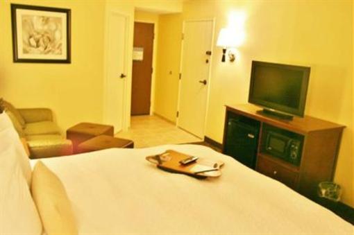 фото отеля Hampton Inn Cleveland Westlake