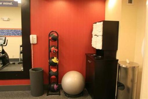 фото отеля Hampton Inn Cleveland Westlake