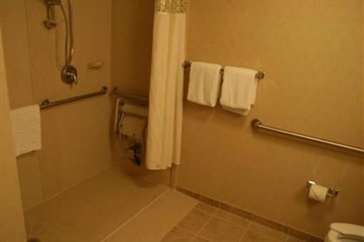 фото отеля Hampton Inn Cleveland Westlake