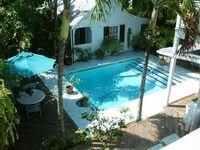 Blue Parrot Inn