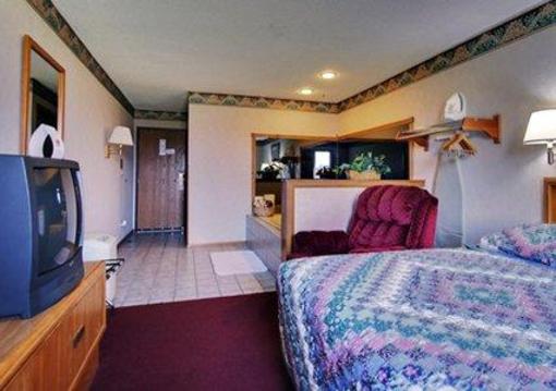 фото отеля Econo Lodge Inn & Suites Dubuque
