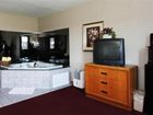 фото отеля Econo Lodge Inn & Suites Dubuque