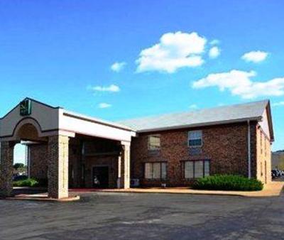 фото отеля Quality Inn Airport St. Louis