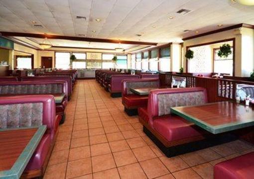 фото отеля Quality Inn Airport St. Louis