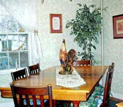 фото отеля Nichols Guest Rooms Seekonk