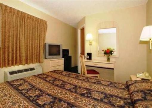 фото отеля Days Inn & Suites Glenmont