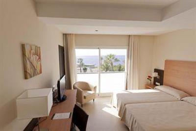 фото отеля Isdabe Complejo Residencial Estepona