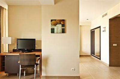 фото отеля Isdabe Complejo Residencial Estepona