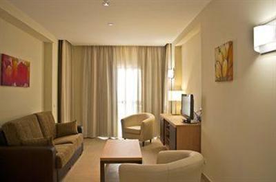 фото отеля Isdabe Complejo Residencial Estepona