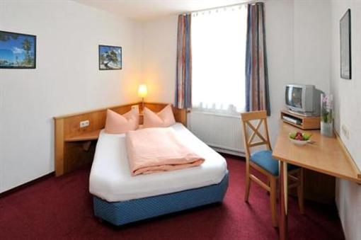фото отеля Hotel Pension Margit Munich