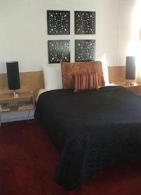 фото отеля Touchstone Hotel - City Center