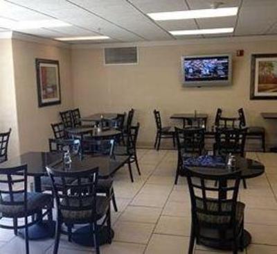 фото отеля Comfort Suites Stevenson Ranch