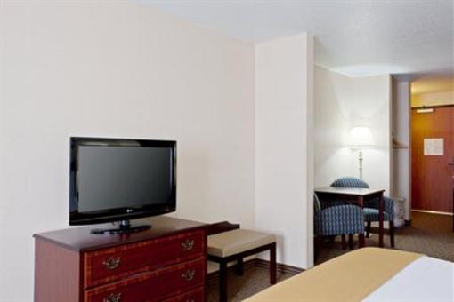 фото отеля Holiday Inn Express Hotel & Suites Jackson