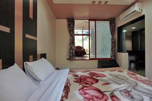 фото отеля Usha Ascot Hotel