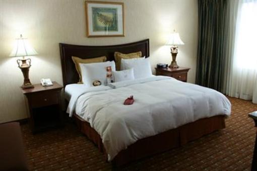 фото отеля Crowne Plaza Hotel Chicago Northbrook